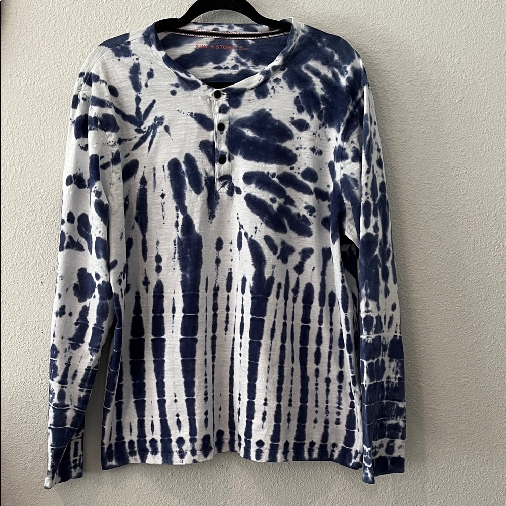 Boho Tie-Dye Henley top. 
Sun & Stone 
100% cotton
Sz XL
